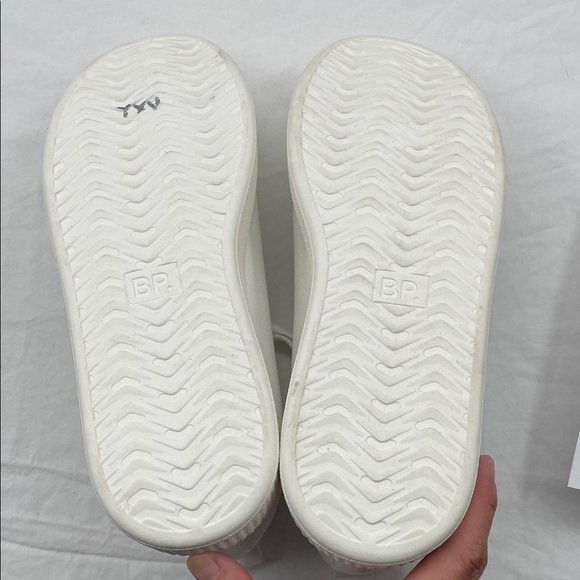 Allbirds BP. Sonny Platform Sneakers in White Fabric. 9.5M. - Picture 11 of 13